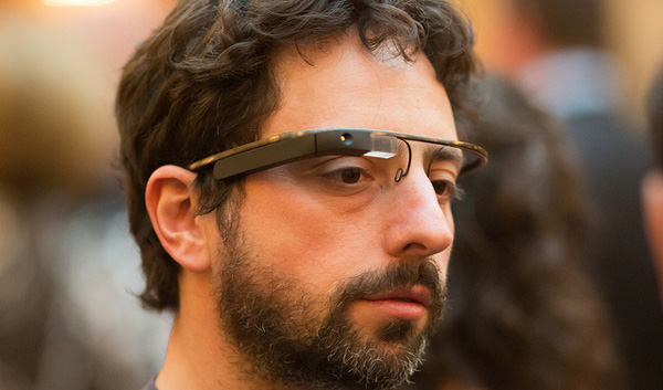Google Glass, il debutto nel 2014 potrebbe essere limitato agli Stati Uniti
