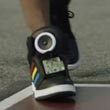 Google presenta Talking Shoe, la scarpa connessa che comunica con lo smartphone