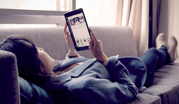 Spotify limita l’ascolto gratuito: dopo sei mesi scatta il tetto di 10 ore al mese